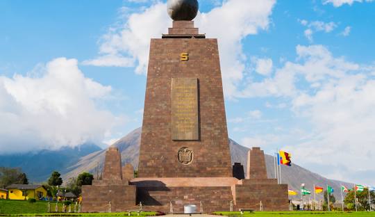 LA MITAD DEL MUNDO TIENE ALGO QUE DECIR , PERO NO PUEDE; LA OTRA MITAD NO TIENE NADA QUE DECIR,PERO NO CALLA